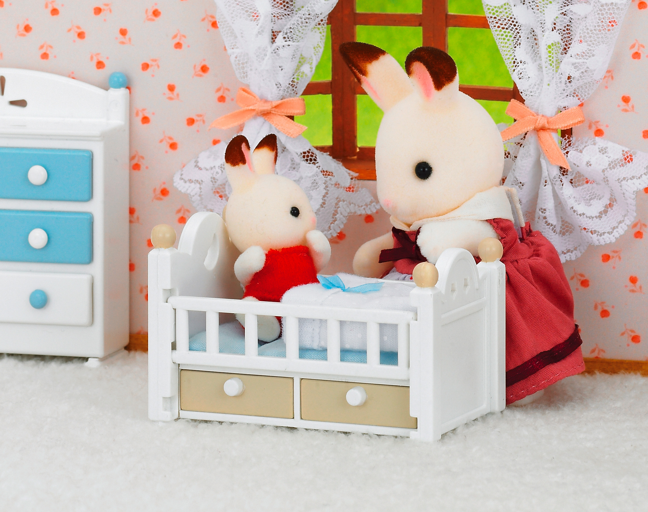 Schokoladenhasen Baby mit Babybett