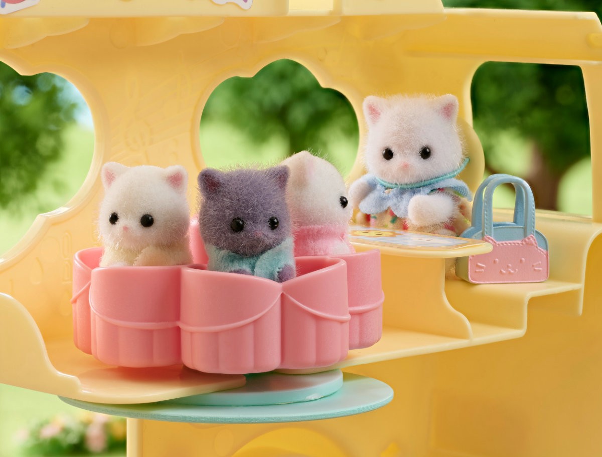 Sylvanian Families - 5744 - Bus et sa cour de récréation Sylvanian Families : King Jouet France